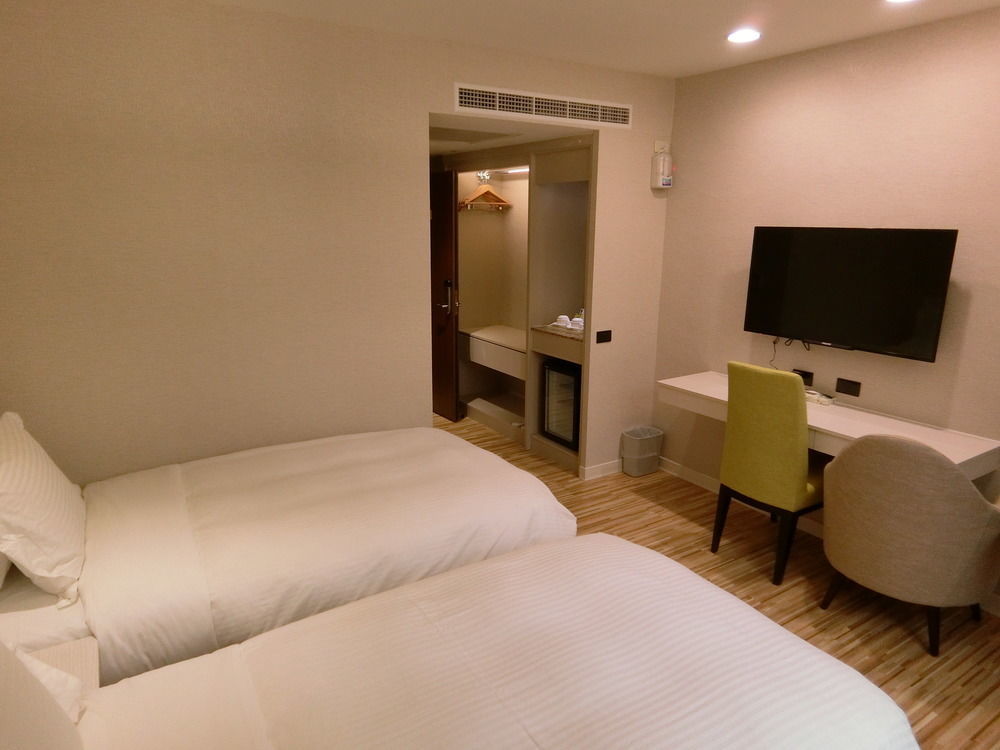 Wemeet Hotel Pingtung Eksteriør bilde