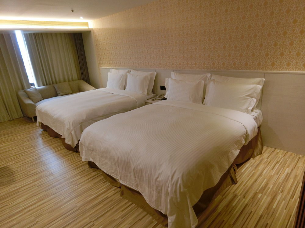 Wemeet Hotel Pingtung Eksteriør bilde