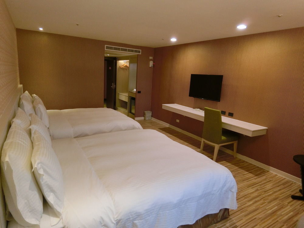 Wemeet Hotel Pingtung Eksteriør bilde